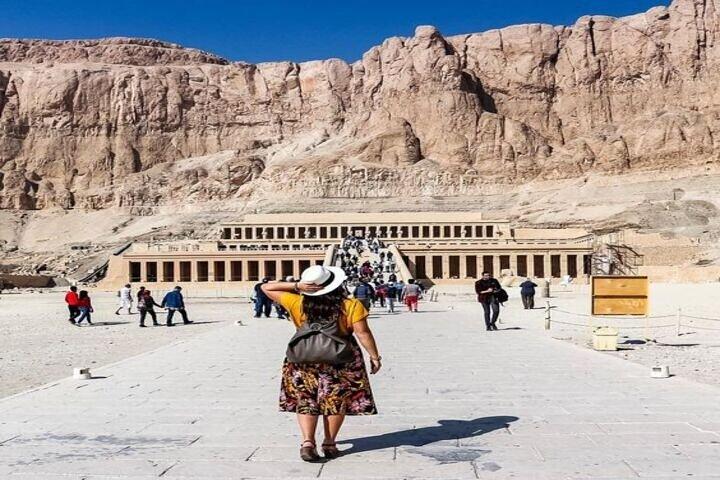 8 Days 7 Nights Package in Cairo With New Year Cruise by Air