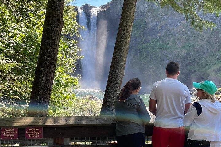 Snoqualmie Falls and Wineries Tour from Seattle