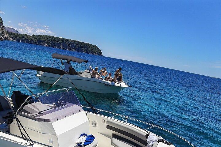 Explore Elaphiti Islands in this unique tour at your own pace for 4 or 8 hours