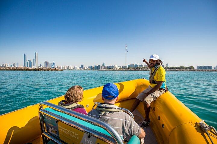 Abu Dhabi Guided Sightseeing Boat Tours