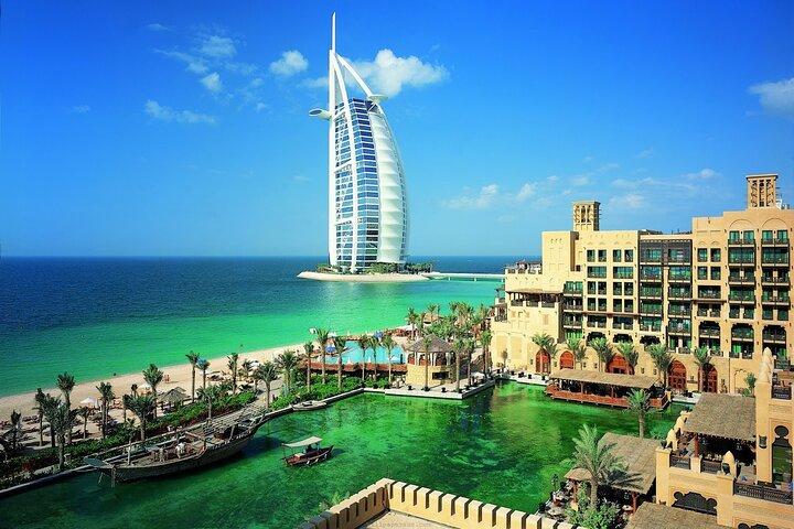Departure Transfer from Dubai to Dubai Airport DXB in Private Car/Van