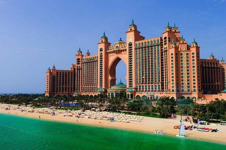 Departure Transfer from Dubai to Dubai Airport DXB in Private Car/Van