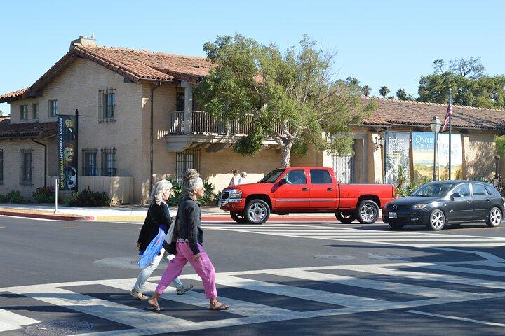 Santa Barbara Scavenger Hunt Walking Tour and Game