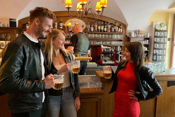 Prague Historic Pub Tour with Drinks Included