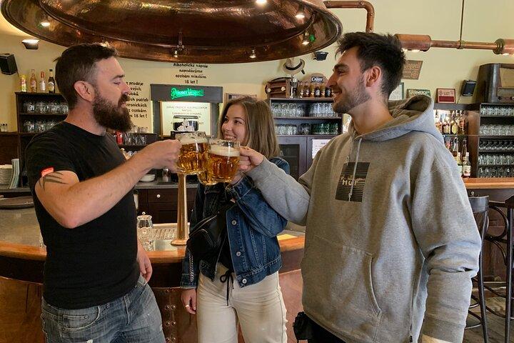 Prague Historic Pub Tour with Drinks Included
