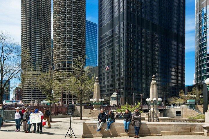Chicago Walking Tour: Connecting Past and Present