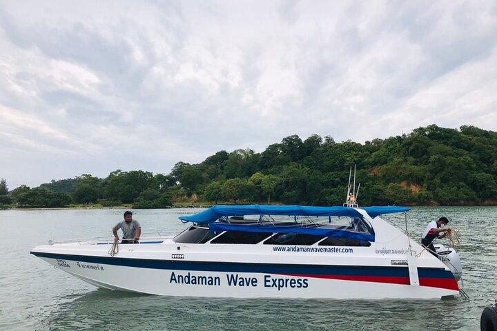 Phi Phi Islands from Phuket Speedboat Transfer with Pickup Service