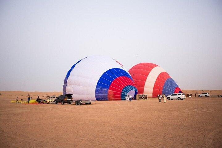 Standard Enjoy Dubai Hot Air Balloon Views From Dubai