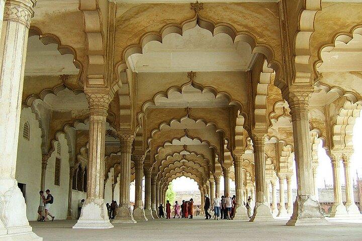 All Inclusive Private Taj Mahal Sunrise Tour with Agra Fort Visit