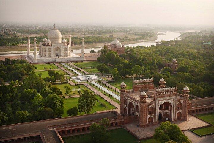 All Inclusive Private Taj Mahal Sunrise Tour with Agra Fort Visit