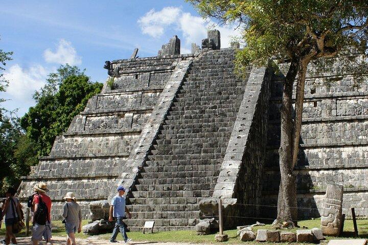 Small group Chichen Itza, Ik Kil &Valladolid All Inclusive tour