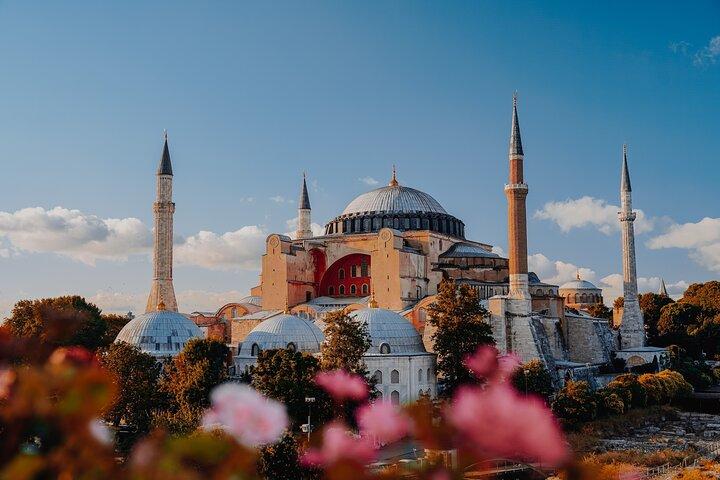 Full-Day Small-Group Guided Tour to Famous Mosques in Istanbul