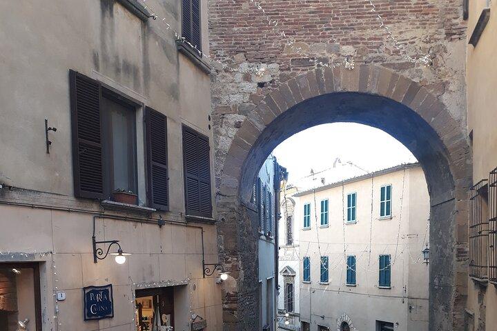 2 hours - Private Walking Tour in Montepulciano