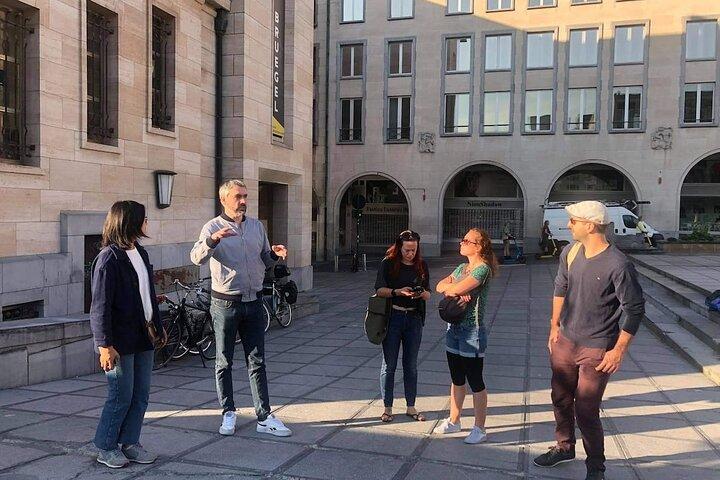 Brussels Walking and Tasting Tour (Beers,Chocolates&Fries/Waffle)