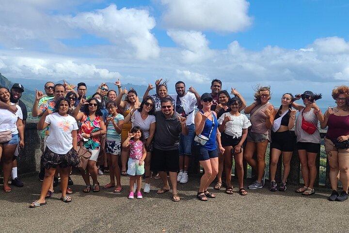 Oahu's Ultimate Grand Circle Island Tour with Snorkeling and More