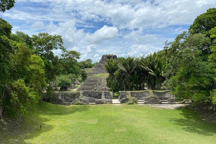 Private Xunantunich Mayan Ruins & Inland Blue Hole Tour from Placencia