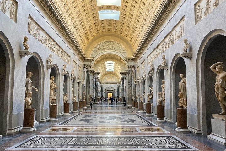 VIP Skip-the-Line GuidedTour:Sistine Chapel,Vat. Museums&basilica