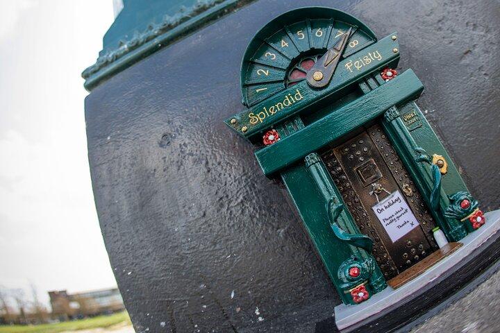 Private Self-Guided Dinky Door Hunt in Cambridge