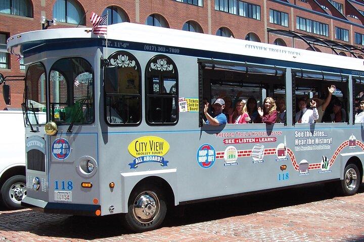 1 or 2 Day HOP-ON & HOP-OFF Narrated Trolley Tour of Boston