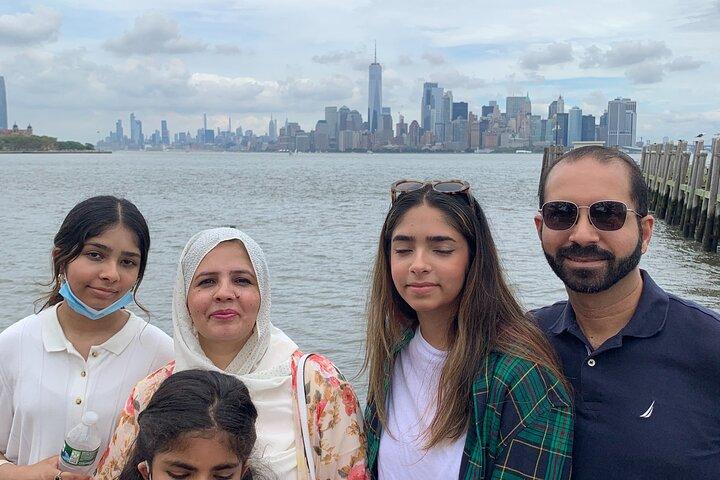 Luxury Private Tour in New York City by Vehicle with Tour Guide