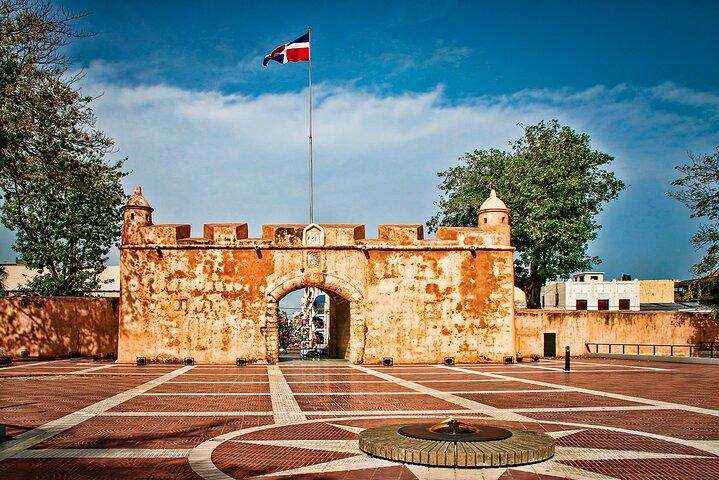 Full-day Santo Domingo Tour with Roundtrip Transfer from Airport to Hotel