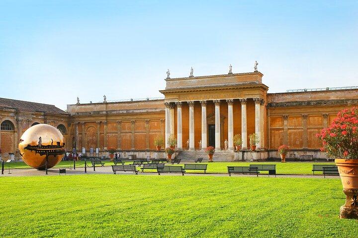 Small-Group Tour: Vatican Museums, Sistine Chapel & Pickup