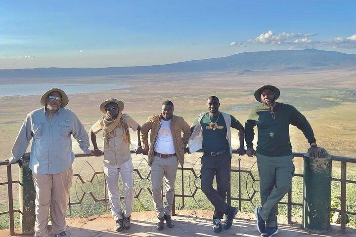Private 6-Day Tarangire Manyara Crater and Serengeti with Mid-Range Lodges