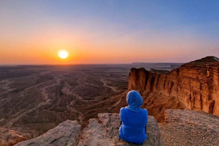 Edge of the World Hike Riyadh | 4x4 Safari & Bat Cave