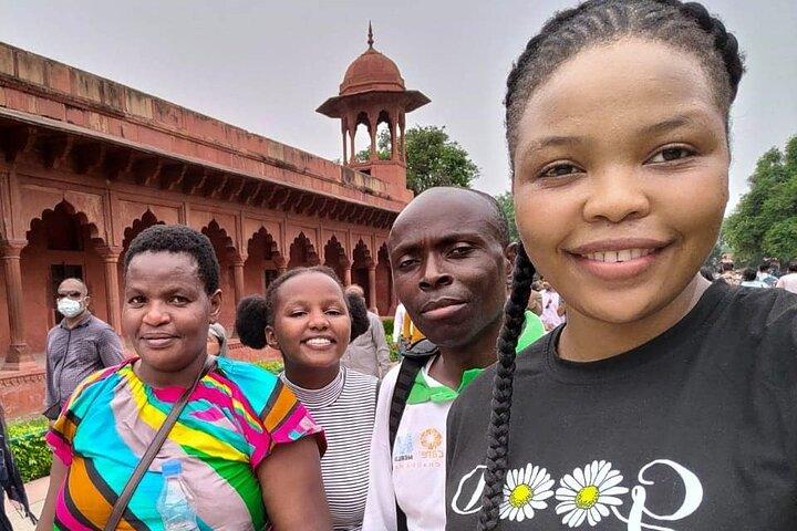 Skip the line with Private Tour Guide for Taj Mahal & Agra Fort