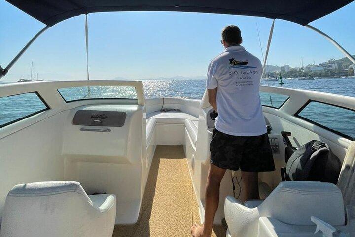 Half-day Swim & Fun Boat Tour in Rio