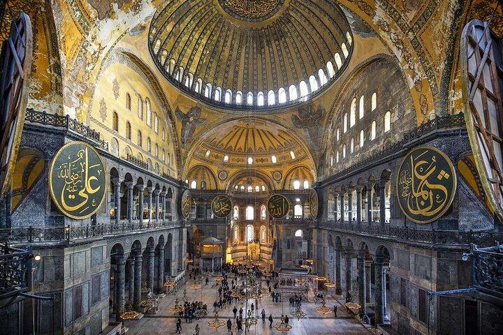 Full-Day Istanbul Private Guided Tour With Lunch & Private Car