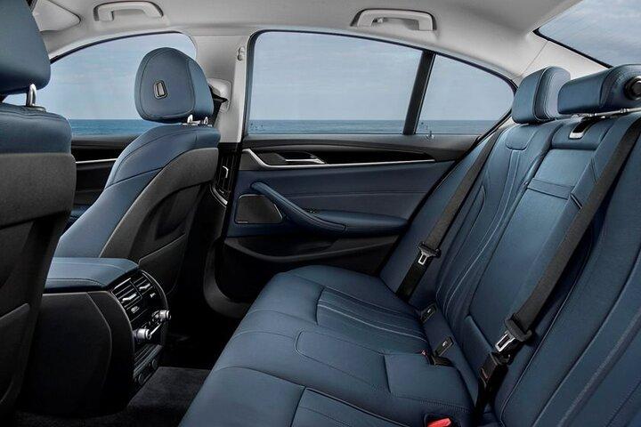 Arrival Private Transfer from Dubai Airport DWC to Dubai by car or SUV