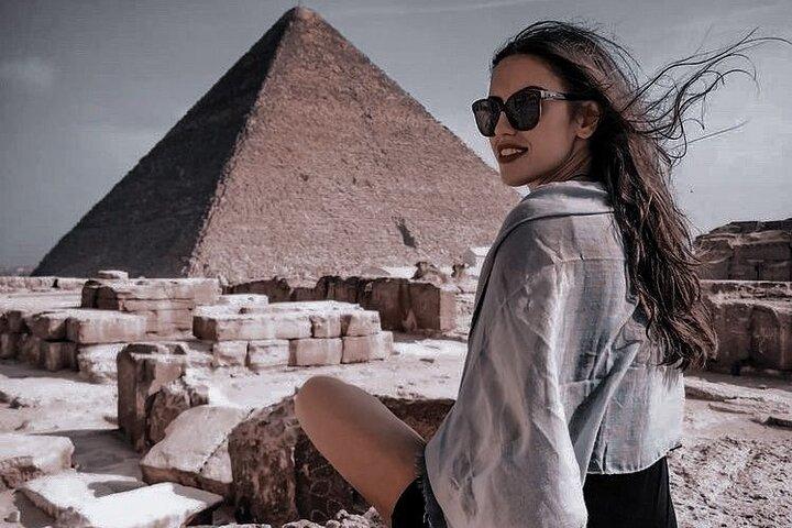 Full Day Guided tour to the Pyramids, Sphinx, Meidum And Dahshur