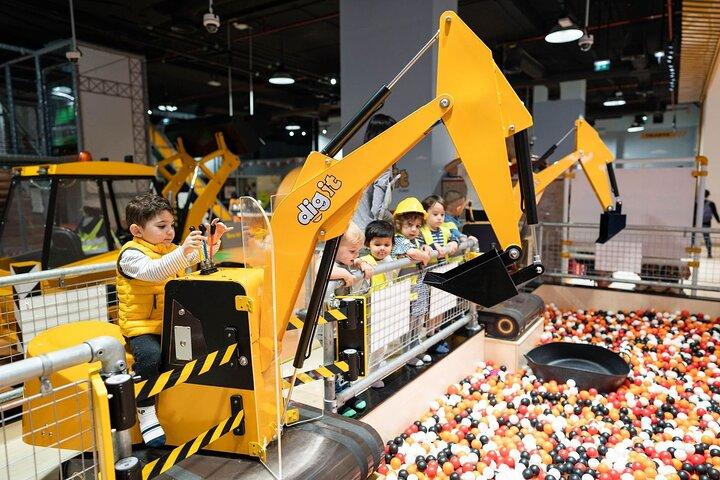 Burj Khalifa + PLAY Dubai ( VR Park) Experience at Dubai Mall