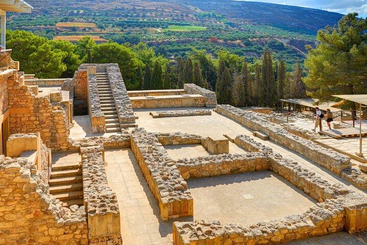 Knossos Palace & Museum Guided Tour from Heraklion