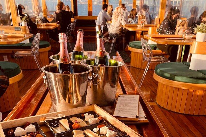 New York City: Champagne, Cheese, Caviar & Sightseeing Cruise