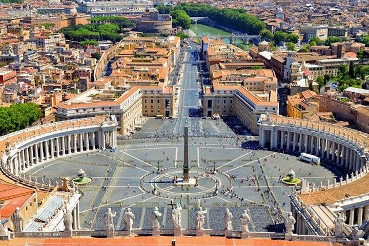 The Ultimate Basilica Tour with Dome & Crypts | Small Group