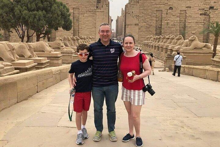 Cairo: Amazing Full Day Guided Tour to Luxor, Entrance Fees and Lunch By Plane