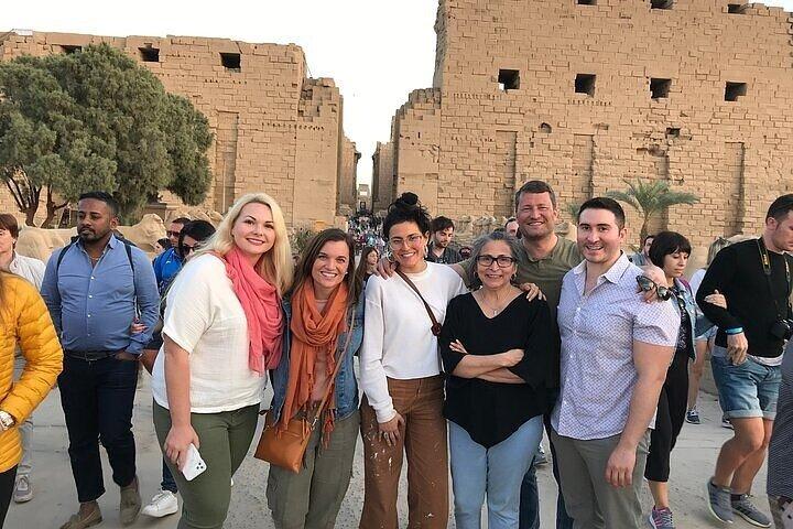 Cairo: Amazing Full Day Guided Tour to Luxor, Entrance Fees and Lunch By Plane
