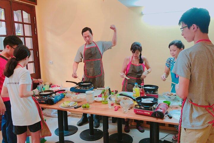 Hanoi Cooking Class with Local People
