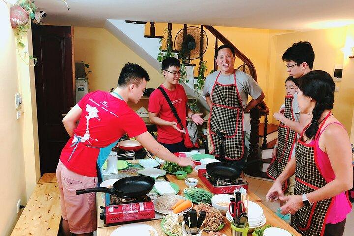 Hanoi Cooking Class with Local People
