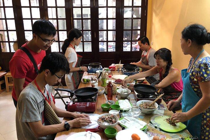 Hanoi Cooking Class with Local People
