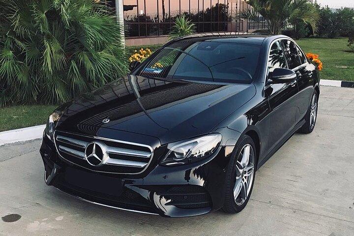Arrival Transfer: Paris Train Stations to Paris Hotels by Car