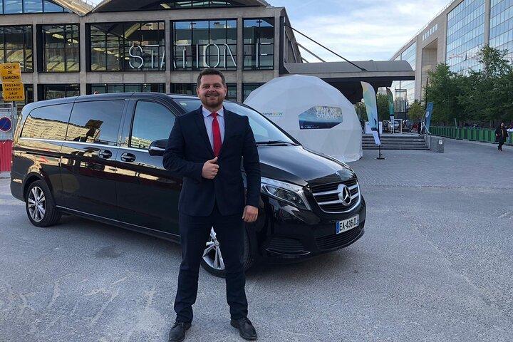 Private one way transfer from Paris to Brussels or back