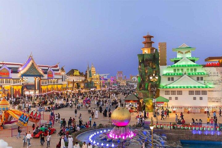 Private Half-Day Tour in Dubai Miracle Garden and Global Village