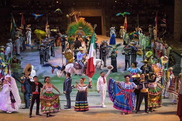 Extraordinary Xcaret Plus Tour with Transportation from Riviera Maya & Cancún