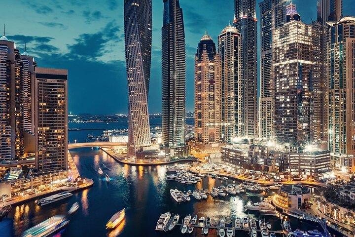 Enjoy Marina Luxury Yacht Tour with Breakfast