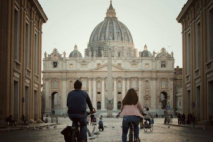 Rome's Best by E-bike: Guided City Tour (Small Group or Private)