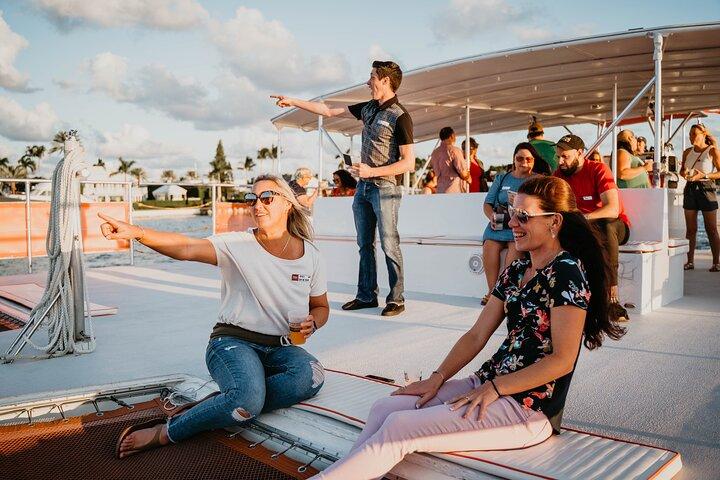 Sightseeing Hakuna Matata Catamaran Cruise in Palm Beach