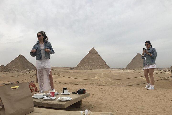 Full Day Guided tour to the Pyramids, Sphinx, Meidum And Dahshur